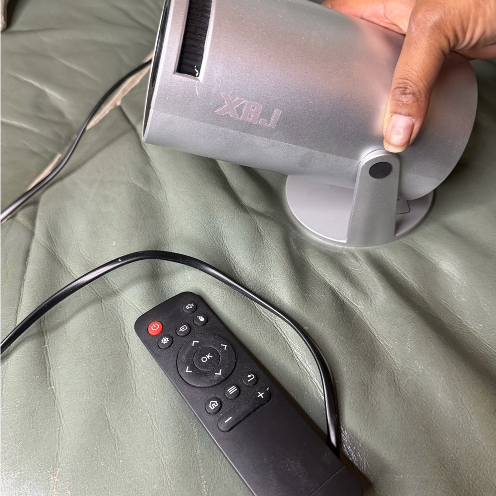XBJ Silver Projector with Remote